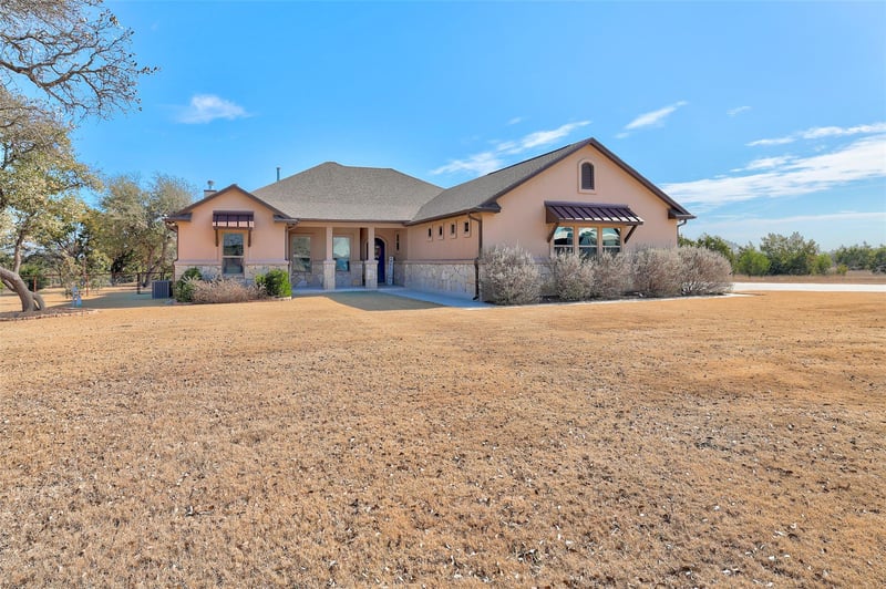 Virtual tour of 329 Esperanza Petal Pass