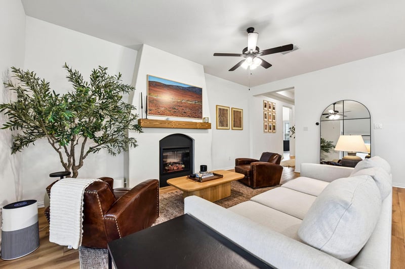 Virtual tour of 330 Bay Breeze Dr