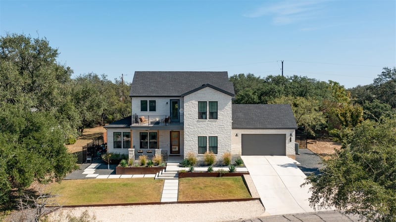 Virtual tour of 330 Kendall Rd