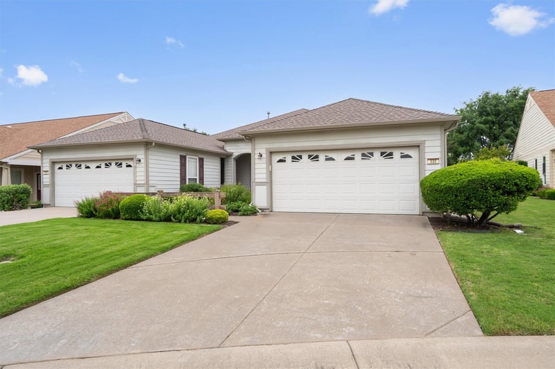 Virtual tour of 330 Portsmouth DR