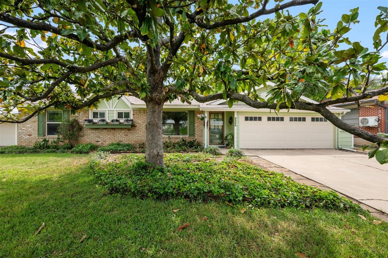 Virtual tour of 3303 Stardust DR