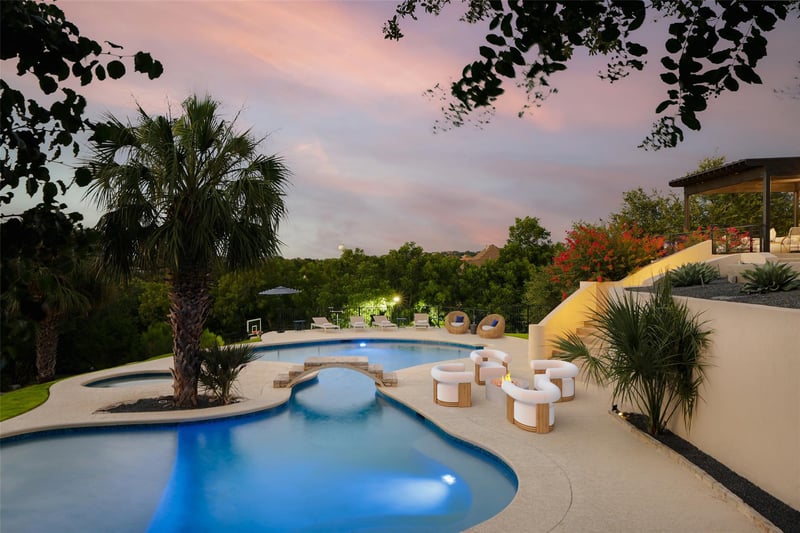 Virtual tour of 3304 Barton Creek BLVD