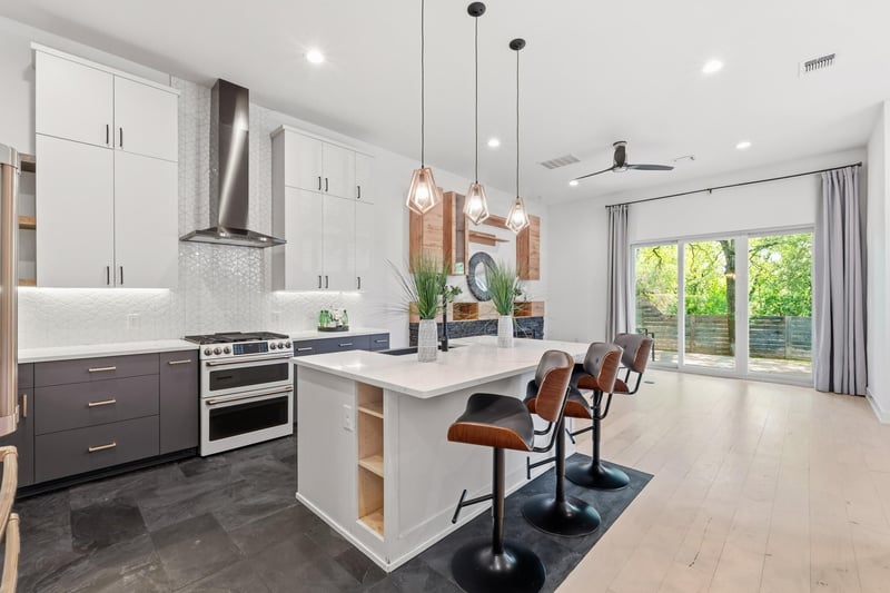 Virtual tour of 3304 E 17th St Unit #B