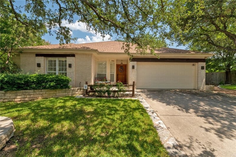 Virtual tour of 3305 Avenal DR