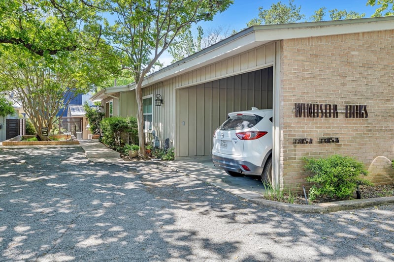 Virtual tour of 3305 Windsor RD Unit #A