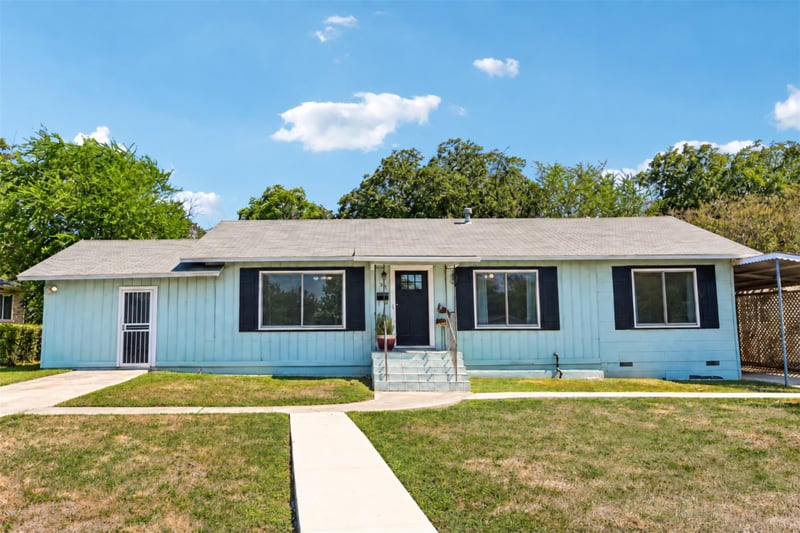 Virtual tour of 331 Sutton Dr