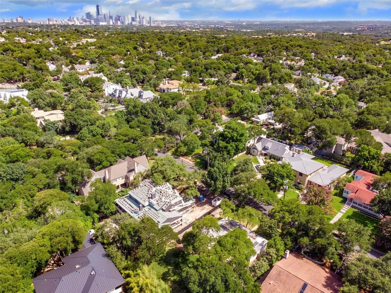 Virtual tour of 3310 Bowman Ave