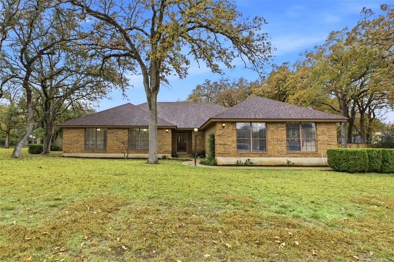 Virtual tour of 3311 Squirrel HOLW