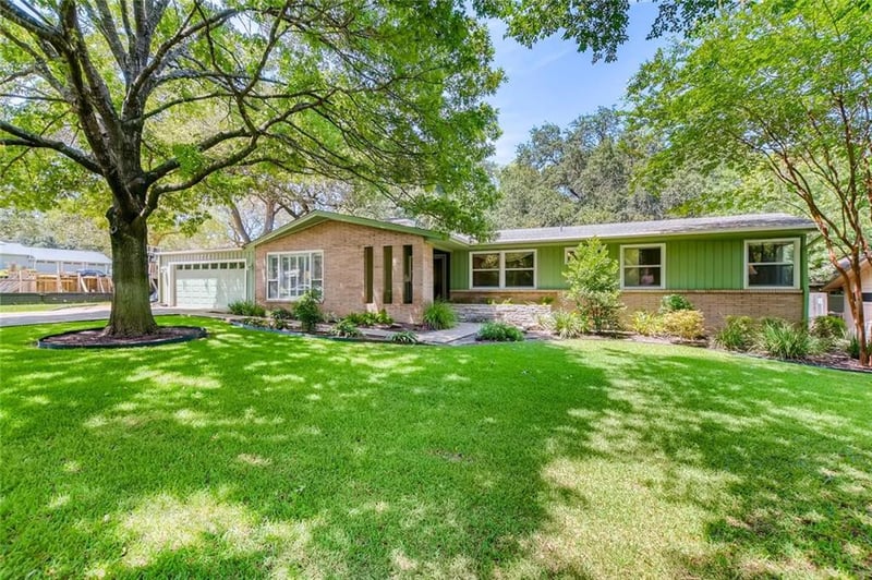 Virtual tour of 3318 Perry Ln