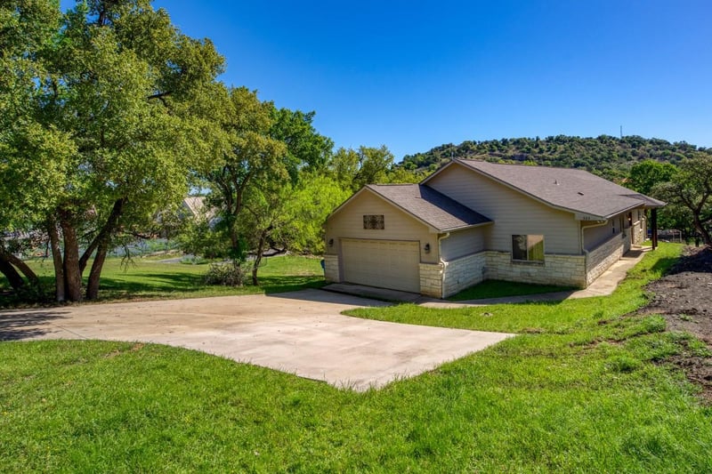 Virtual tour of 333 Sandy Mountain DR
