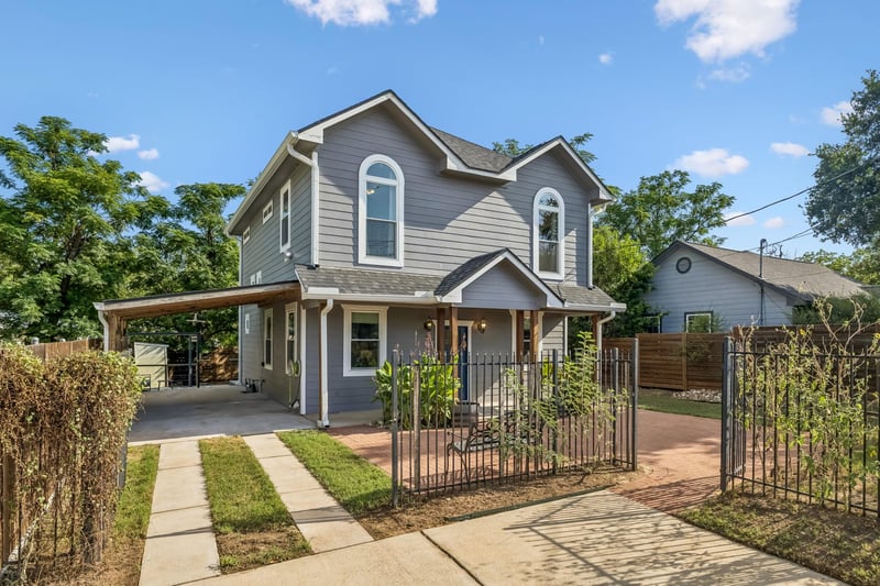 Virtual tour of 3333 E 12th ST