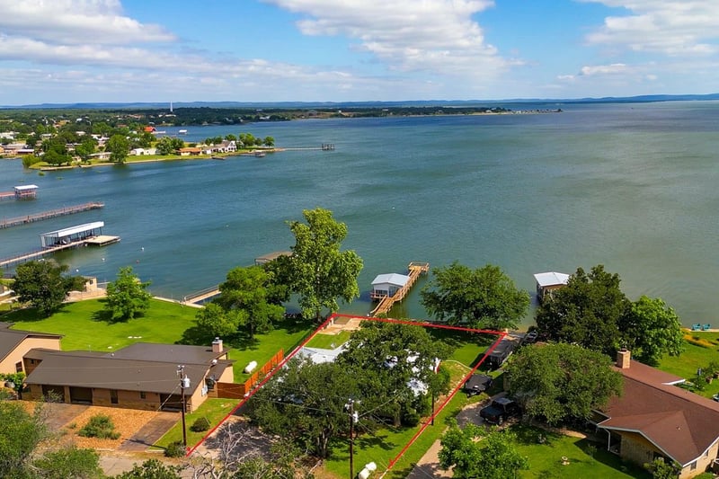 Virtual tour of 336 Carlson CIR