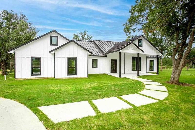 Virtual tour of 337 Smitty LN