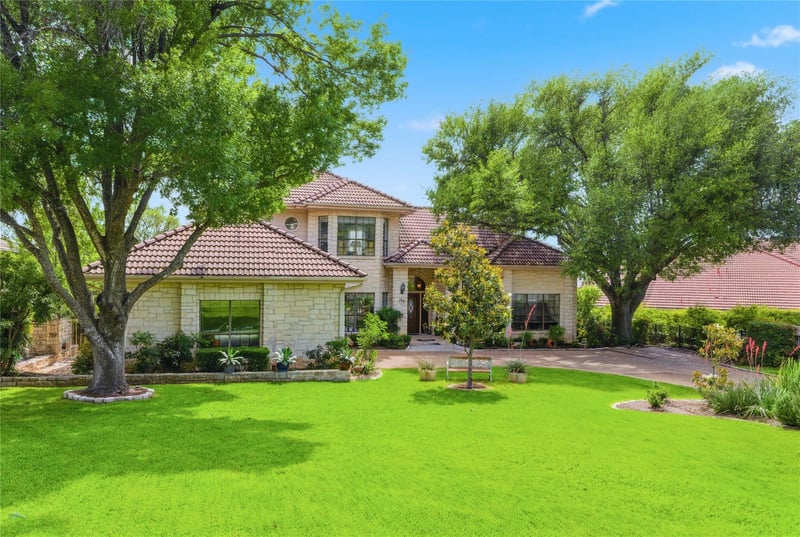 Virtual tour of 34 Wingreen LOOP