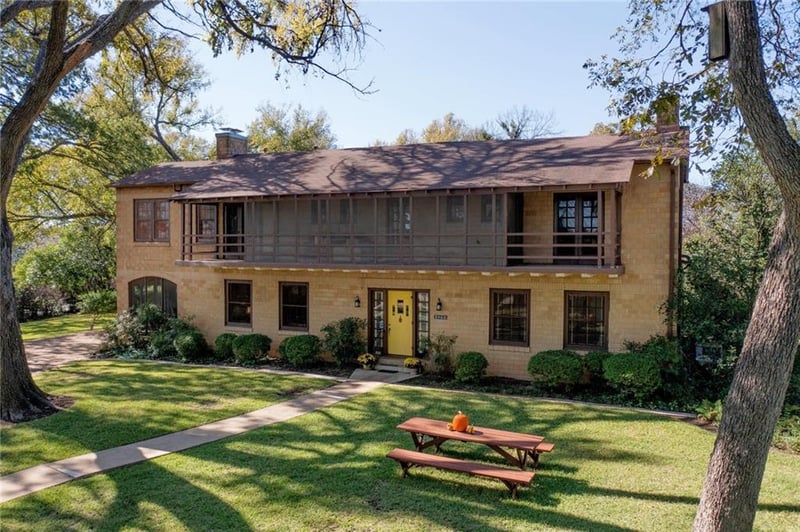 Virtual tour of 3400 Hillview RD