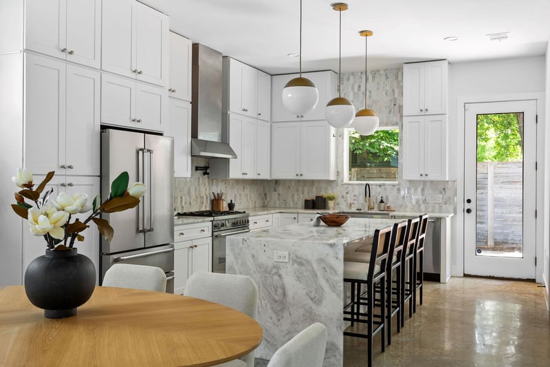 Virtual tour of 3401 Werner Ave Unit #1