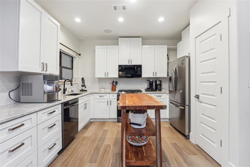 Virtual tour of 3404 American Dr Unit #1099