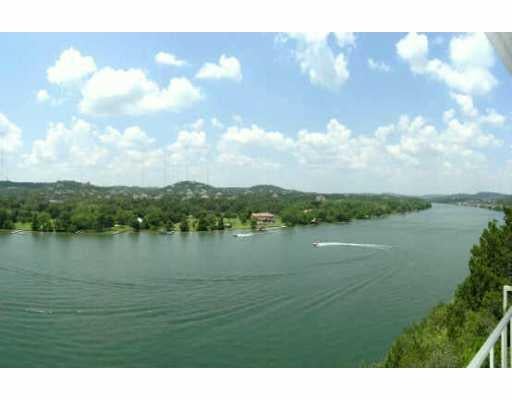 Virtual tour of 3404 MOUNT BONNELL Rd