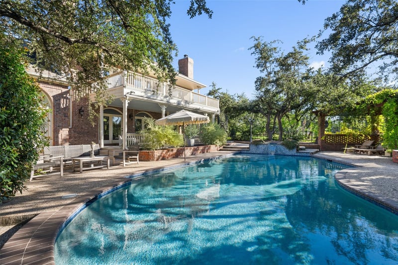 Virtual tour of 3405 Winding Creek DR