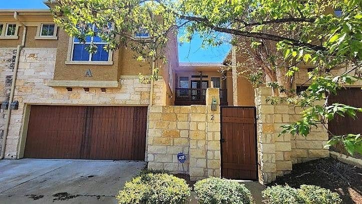 Virtual tour of 3406 Menchaca RD Unit #2