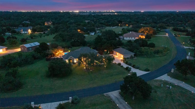 Virtual tour of 341 Richards DR