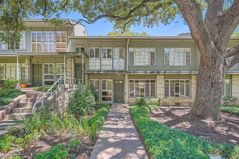Virtual tour of 3410 Enfield RD Unit #A