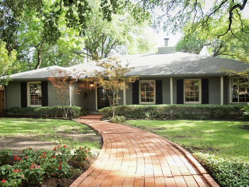 Virtual tour of 3411 Foothill Ter
