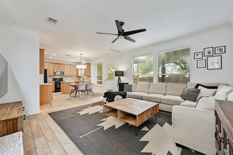 Virtual tour of 3412 Lynnbrook DR