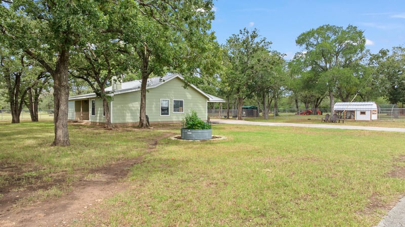 Virtual tour of 3434 Prairie Lea Rd