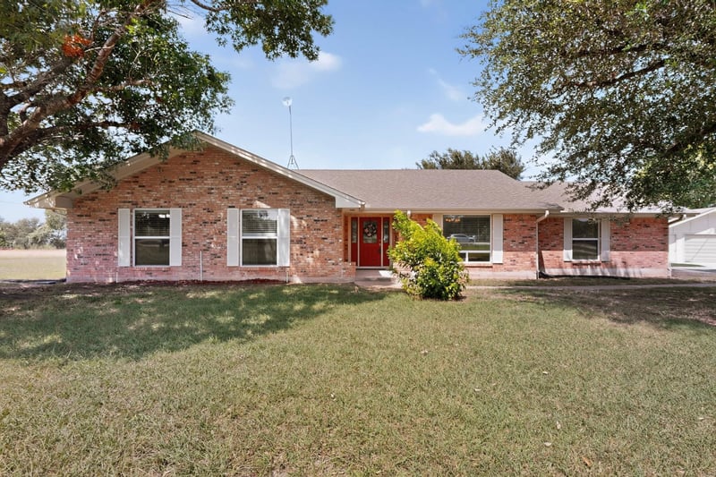 Virtual tour of 350 Richard RD