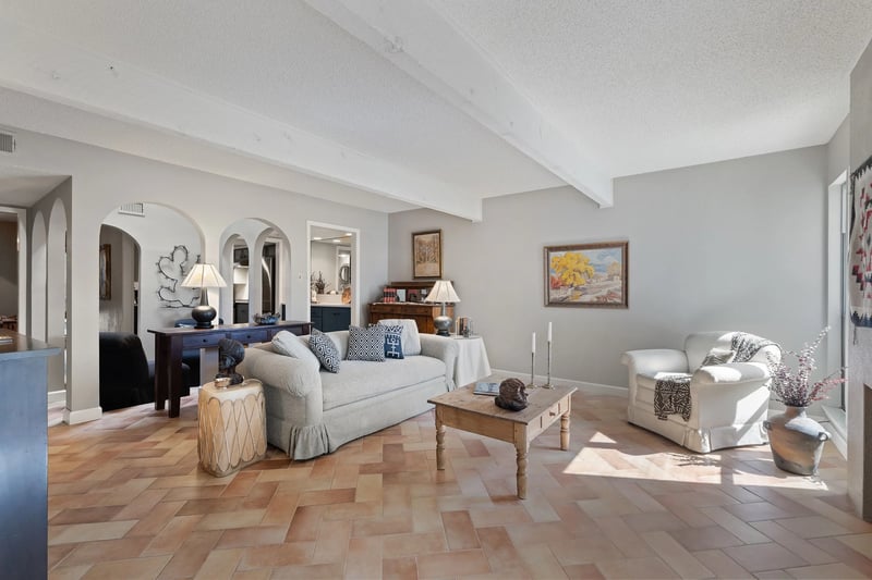 Virtual tour of 3500 Enfield RD Unit #E