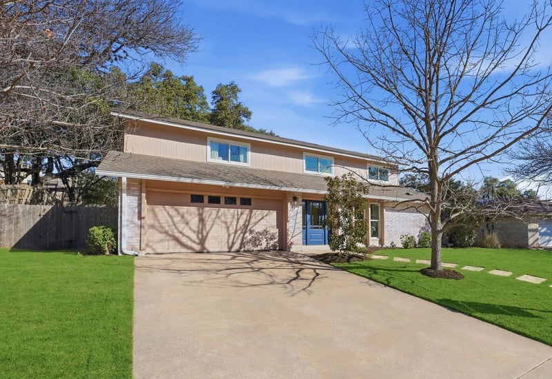 Virtual tour of 3500 Peregrine Falcon DR