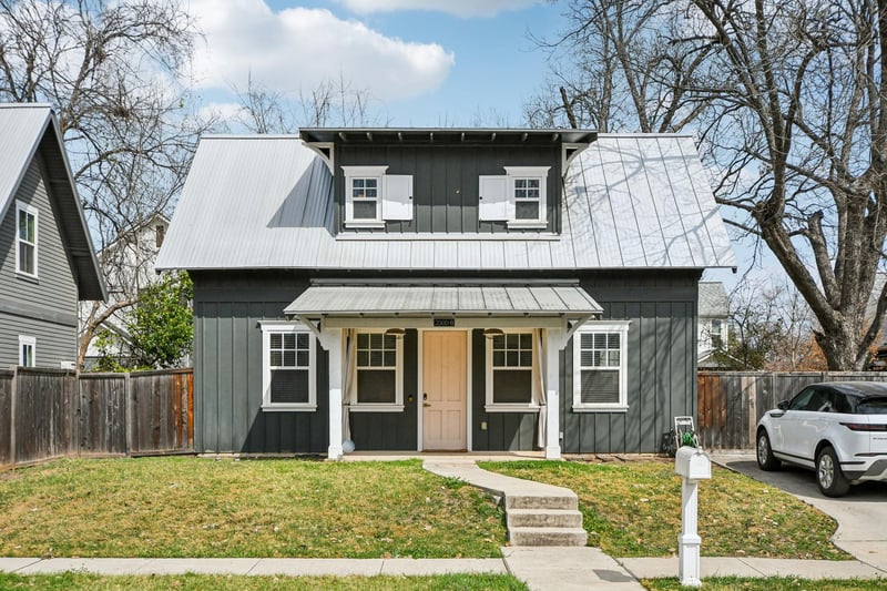 Virtual tour of 3500 Pickle DR Unit #B