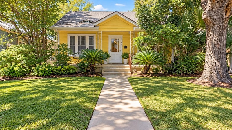 Virtual tour of 3504 Duval St