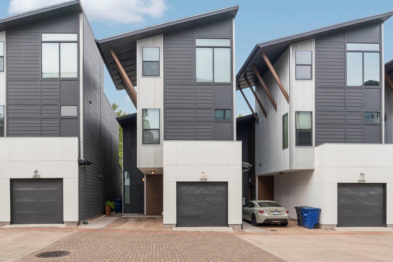 Virtual tour of 3508 Charlotte Rose DR