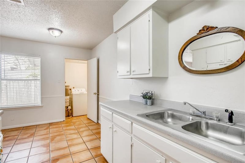 Virtual tour of 3510 Southridge DR