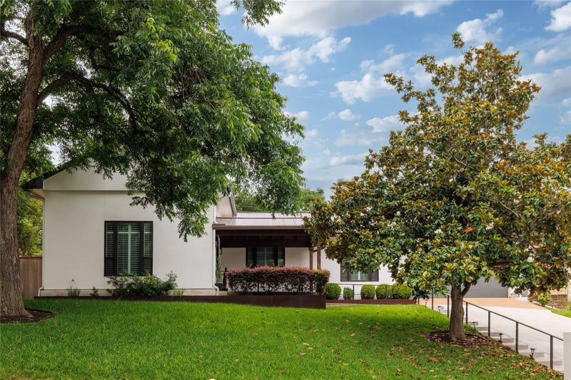 Virtual tour of 3511 Arrowhead DR