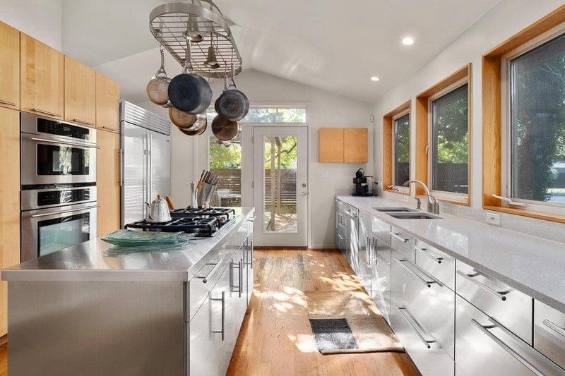 Virtual tour of 3514 Bridle PATH
