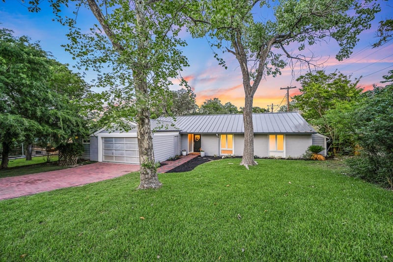 Virtual tour of 3514 Lakeland DR