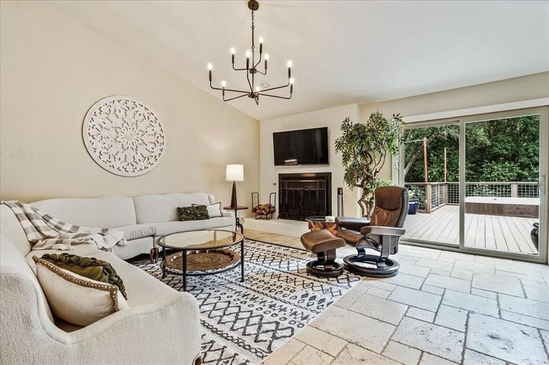 Virtual tour of 3517 Peregrine Falcon DR