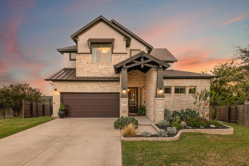 Virtual tour of 3518 Scenic Valley Dr