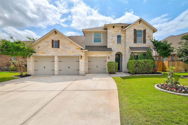 Virtual tour of 3521 Ponce de Leon Pass