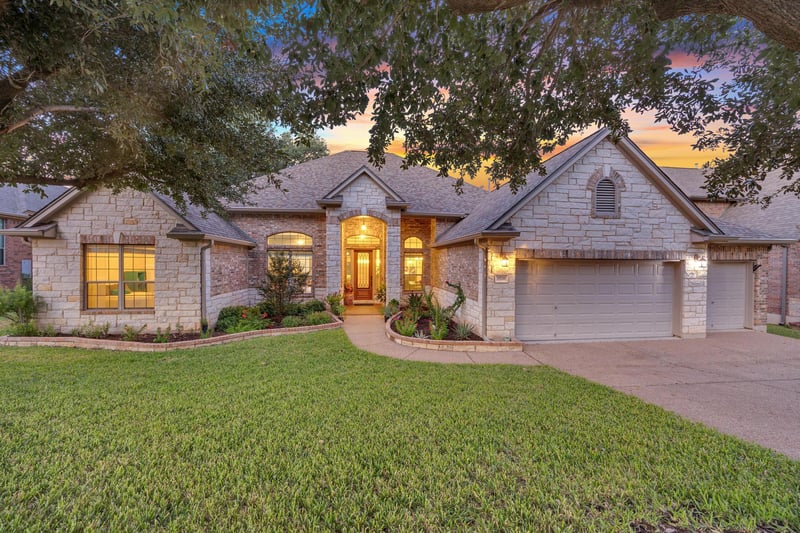 Virtual tour of 3526 Aquamarine Dr