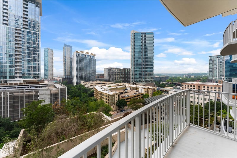Virtual tour of 360 Nueces St Unit #1112
