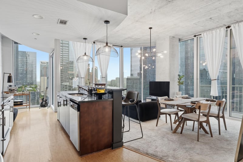 Virtual tour of 360 Nueces ST Unit #2101
