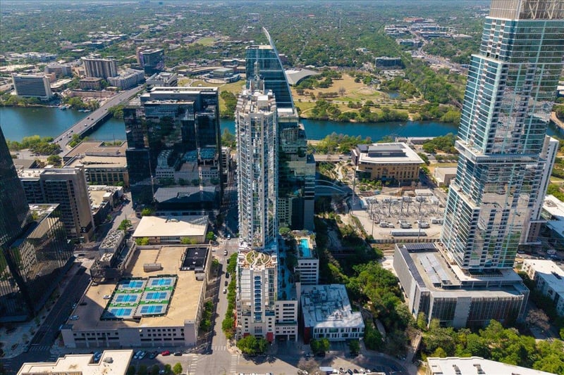 Virtual tour of 360 Nueces ST Unit #2807