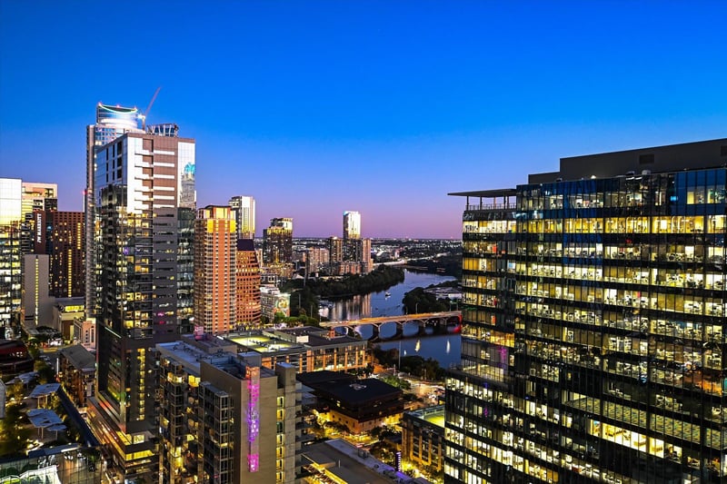 Virtual tour of 360 Nueces ST Unit #3207
