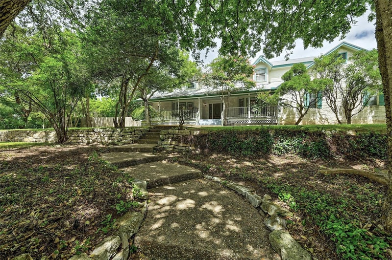 Virtual tour of 3605 Silver Hill CIR