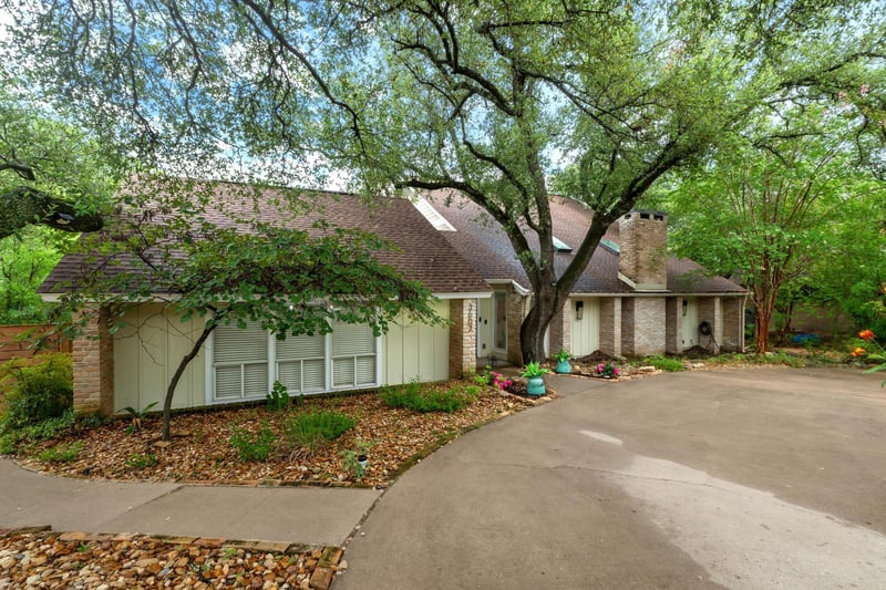 Virtual tour of 3607 Laurel Ledge LN