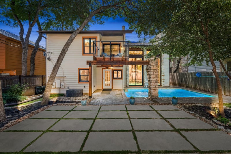 Virtual tour of 3608 Fleetwood DR